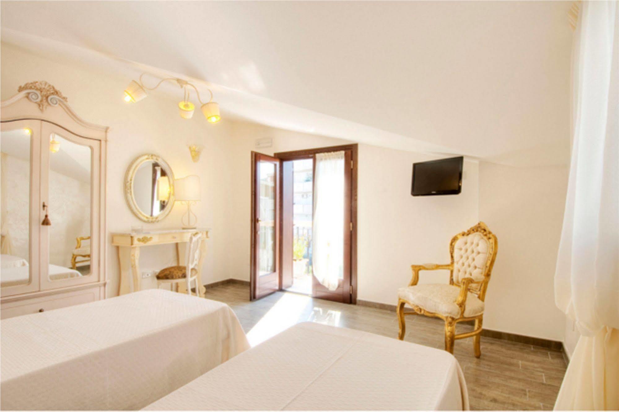 Villa Grace Tombolato Montesilvano Exterior foto